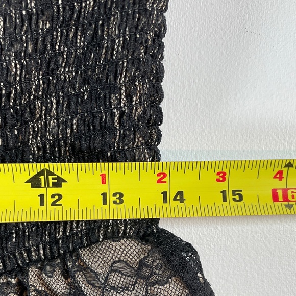 Alice + Olivia Suzy Off The Shoulder Black and Cream Lace Dress - Size Medium - Picture 11 of 13